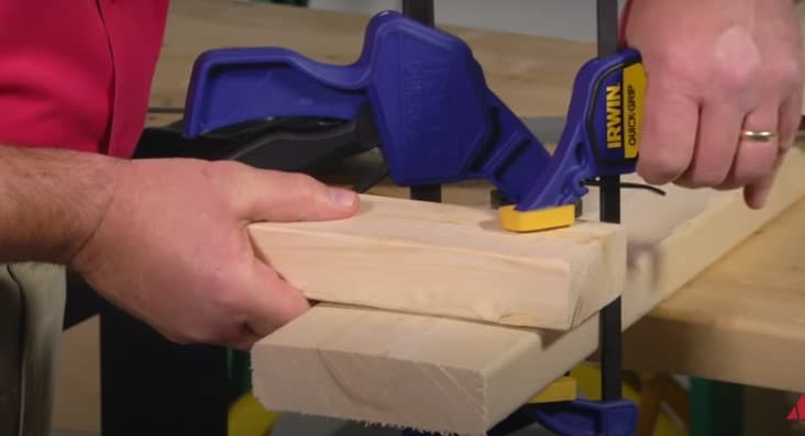 How to cut wood with a saw